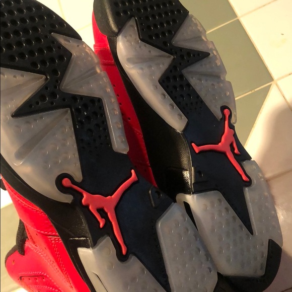 Pink Jordan retro 6s - Picture 2 of 4